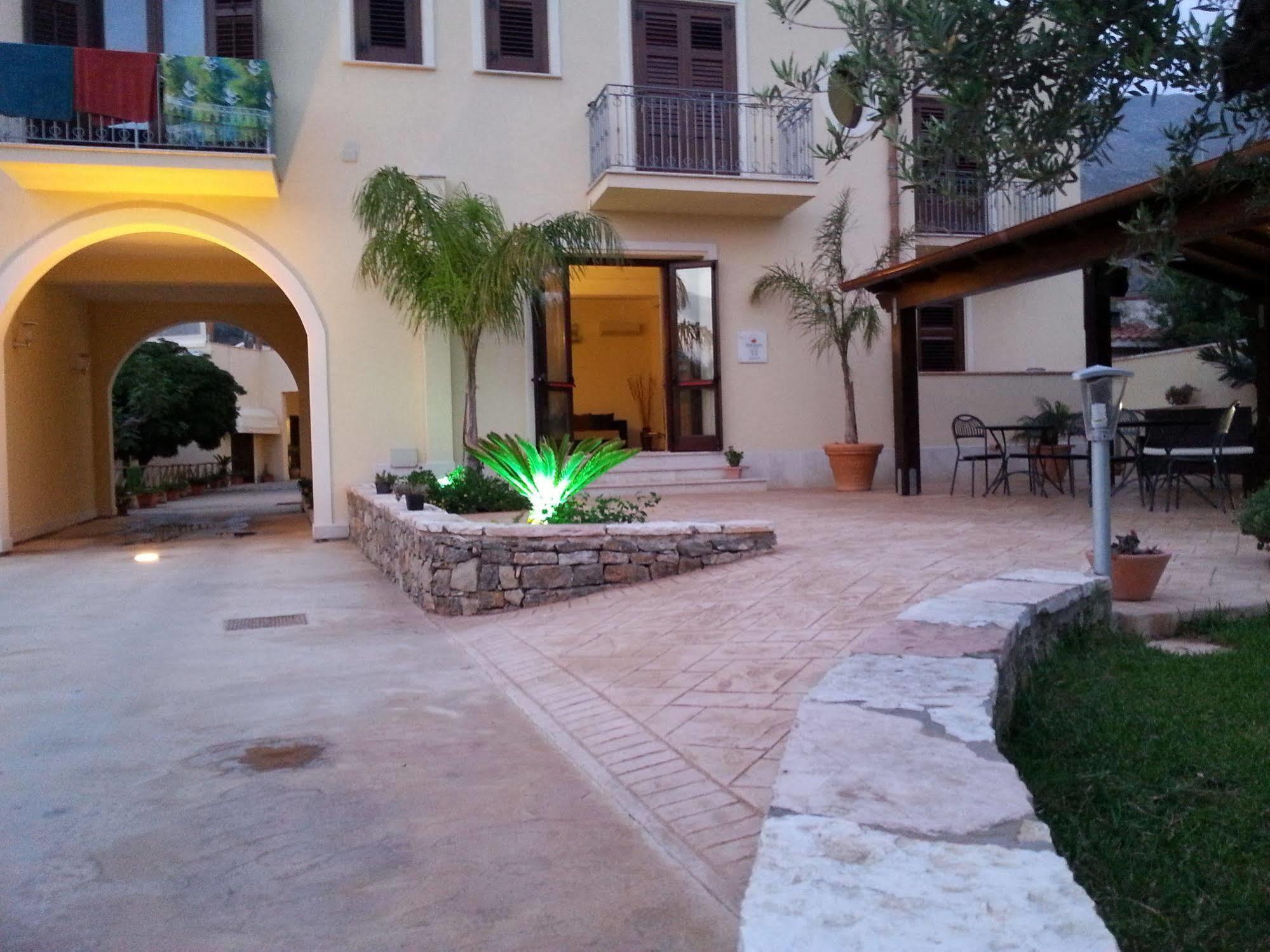 Trigrana Vacanze Hotel Castelluzzo Exteriér fotografie